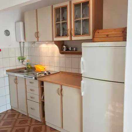Apartment Apartment Baska *